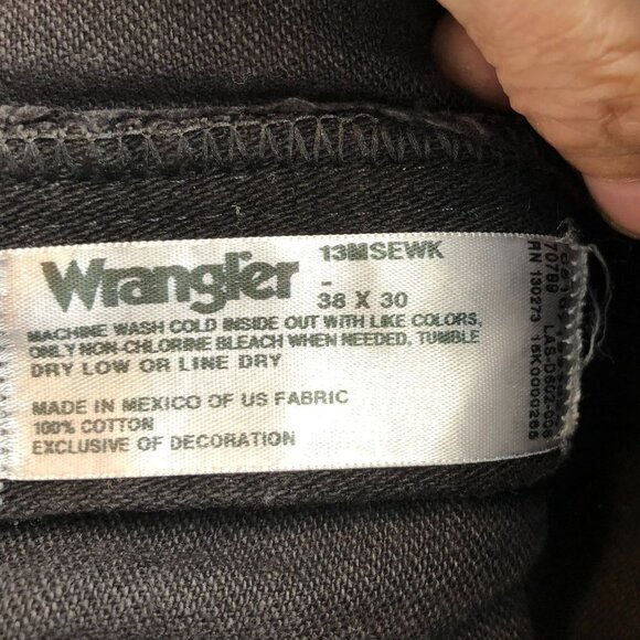 Wrangler Mens Jeans 38x30 Black Denim Straight leg Classic Casual Relaxed Fit - Picture 3 of 13